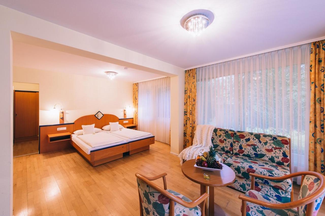 Hotel Dammenmuehle Lahr  Bagian luar foto